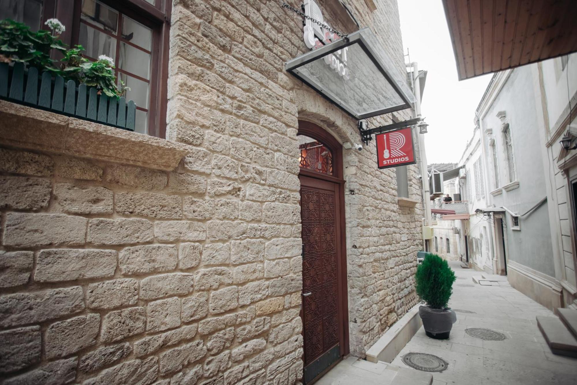 R Studios Old Baku Exteriér fotografie